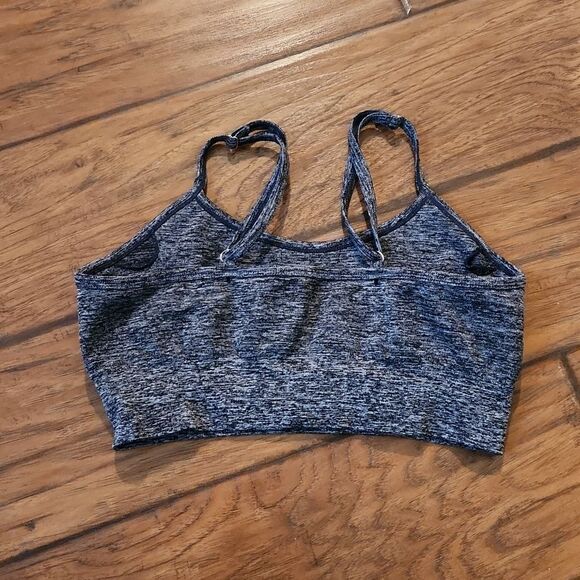 5/$15 Women's small gray support sports bra with adjustable spaghetti straps - Picture 2 of 3